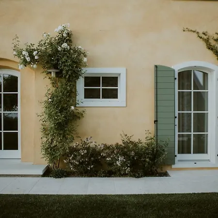 Ca Muretta Relais مزرعة للإقامة *